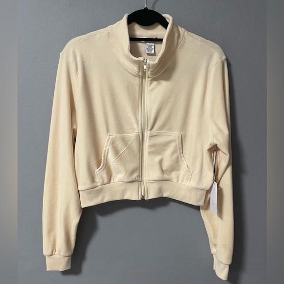 NWT Better Together Velour Loungewear Set in Butter Yellow. Size Large - Picture 2 of 11